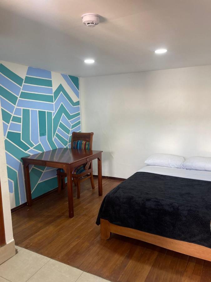 El Jardin Escondido Party Hostel 바뇨스 외부 사진