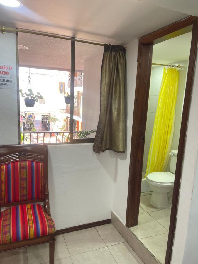 El Jardin Escondido Party Hostel 바뇨스 외부 사진