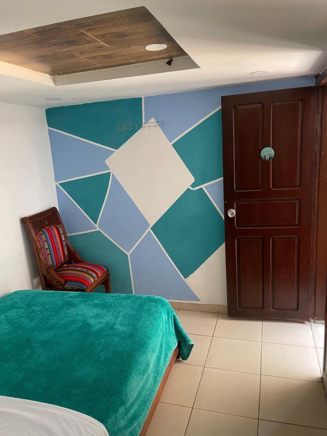 El Jardin Escondido Party Hostel 바뇨스 외부 사진