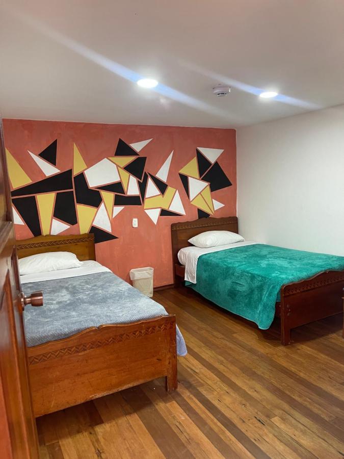 El Jardin Escondido Party Hostel 바뇨스 외부 사진
