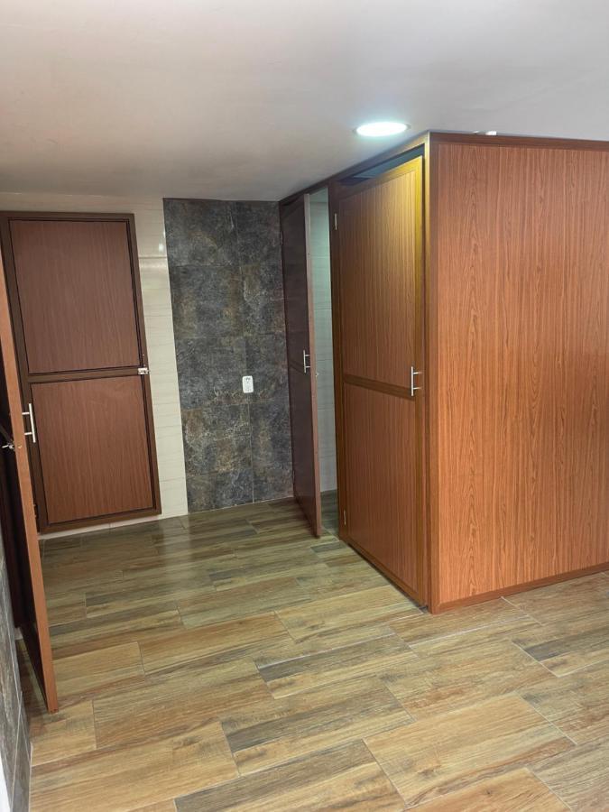 El Jardin Escondido Party Hostel 바뇨스 외부 사진