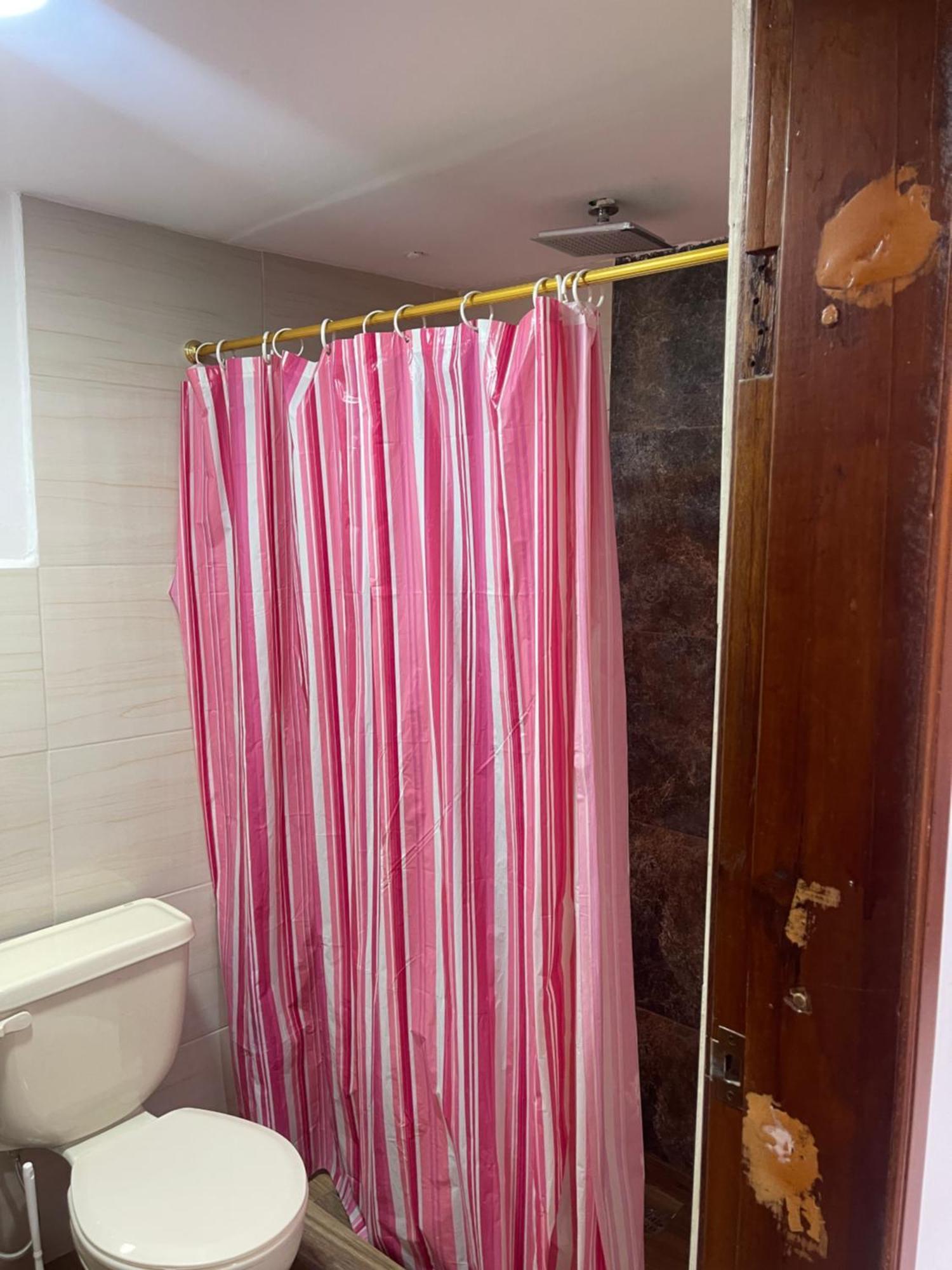 El Jardin Escondido Party Hostel 바뇨스 외부 사진