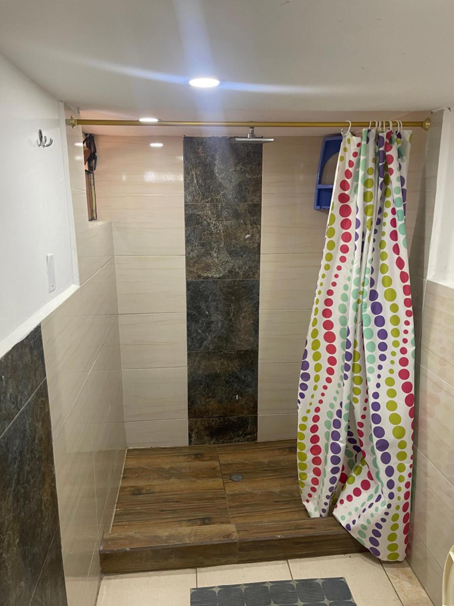 El Jardin Escondido Party Hostel 바뇨스 외부 사진