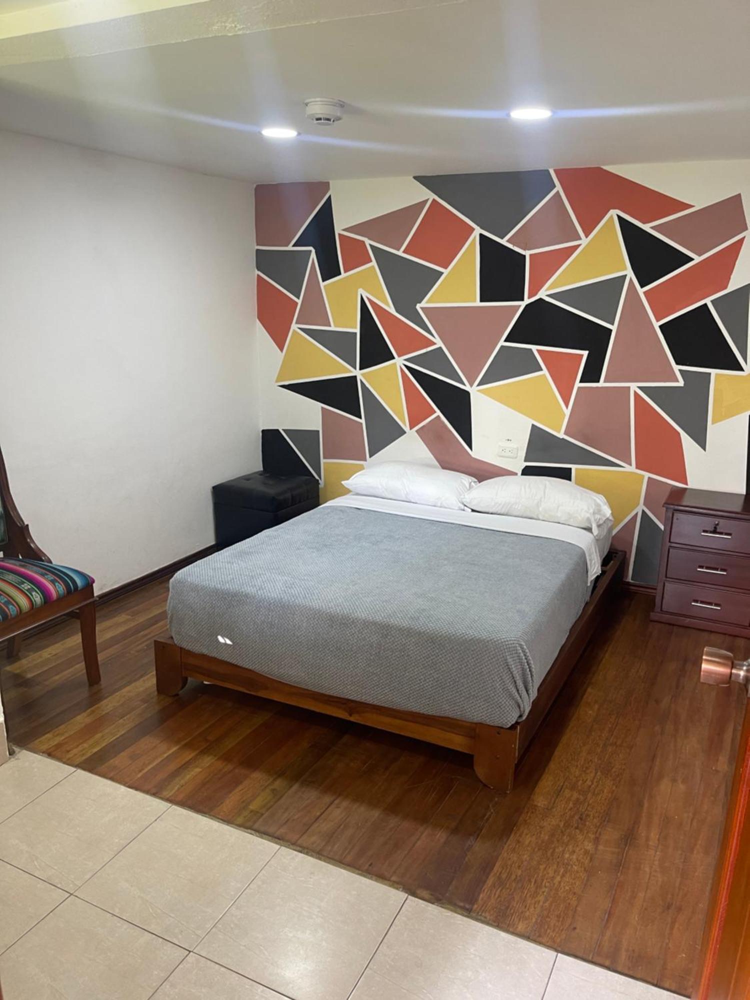 El Jardin Escondido Party Hostel 바뇨스 외부 사진