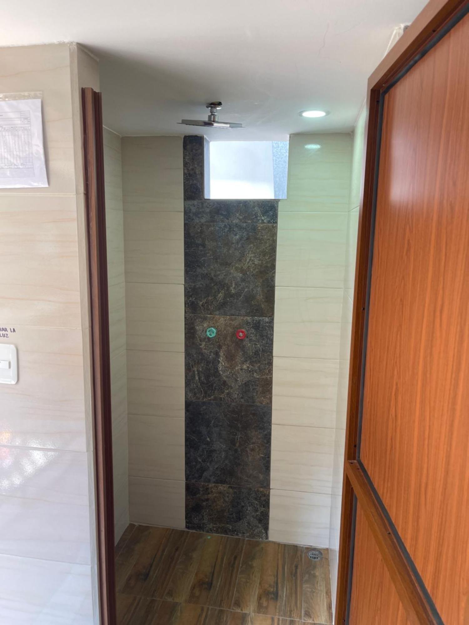 El Jardin Escondido Party Hostel 바뇨스 외부 사진