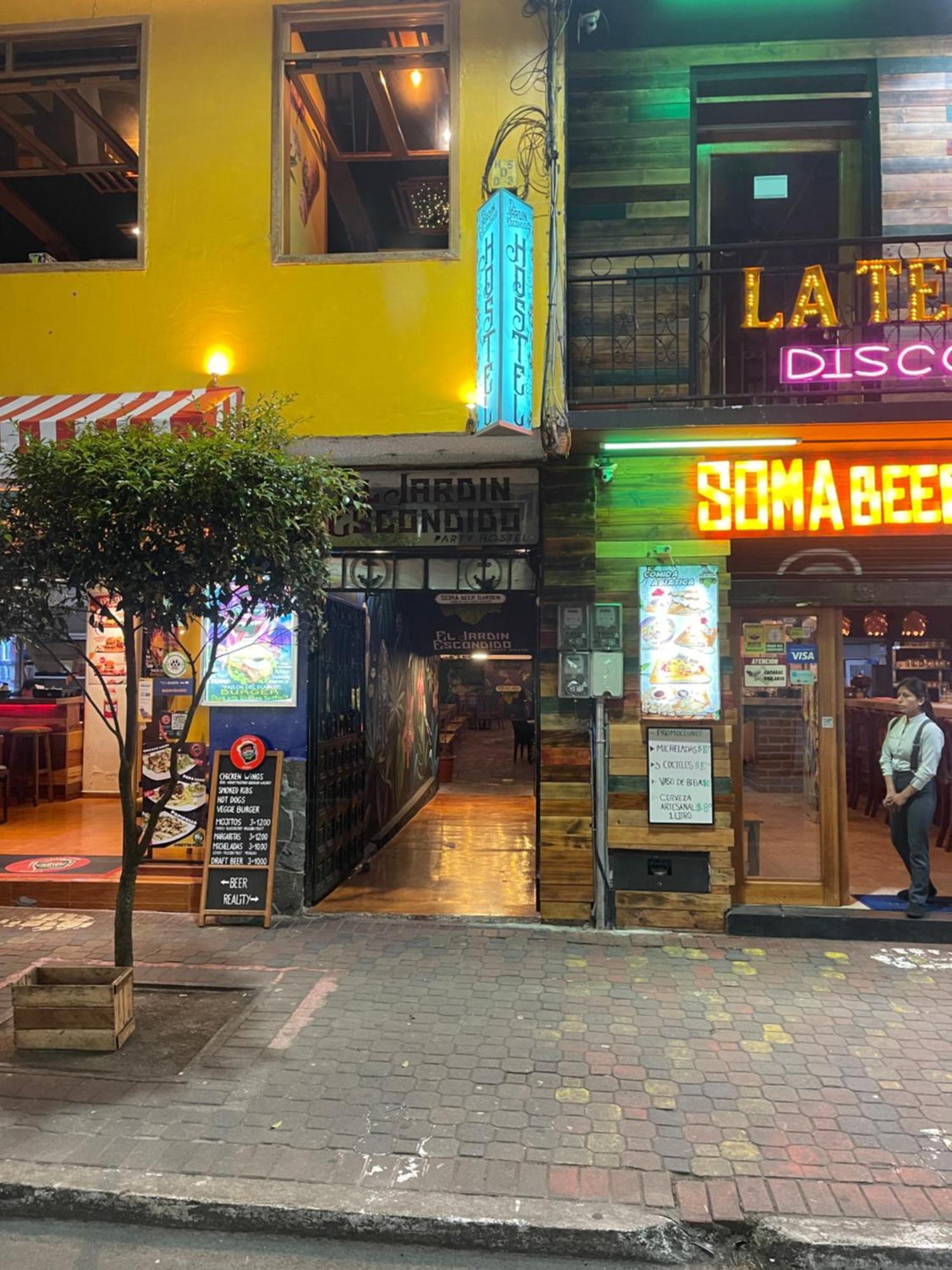 El Jardin Escondido Party Hostel 바뇨스 외부 사진