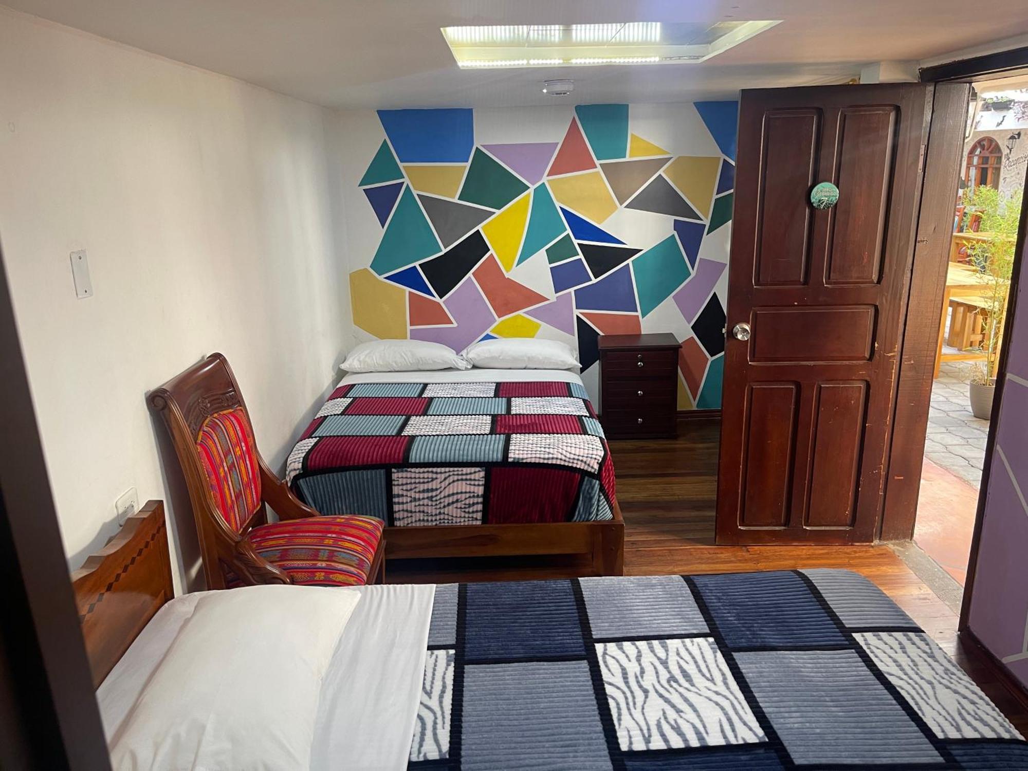 El Jardin Escondido Party Hostel 바뇨스 외부 사진
